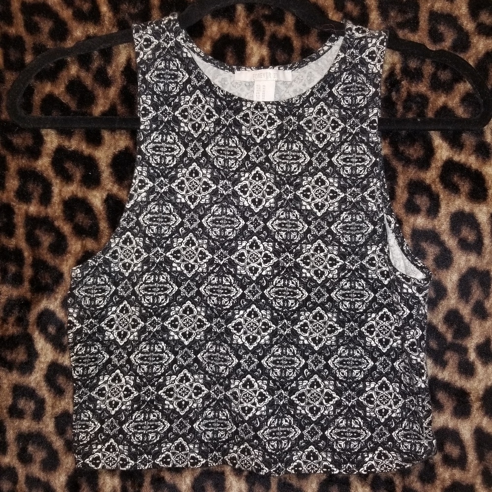 Crop top